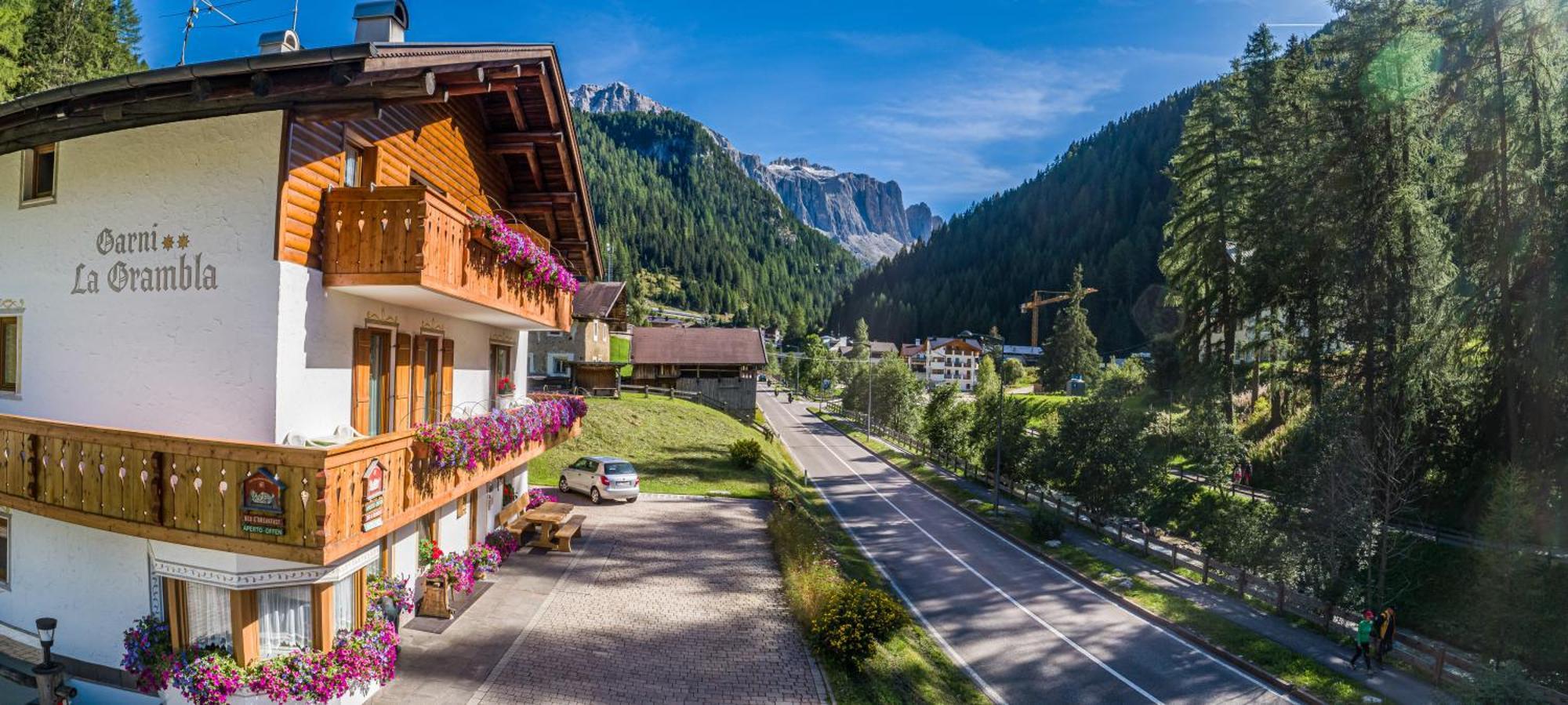 Garni La Grambla Hotel Селва ди Вал Гардена Екстериор снимка