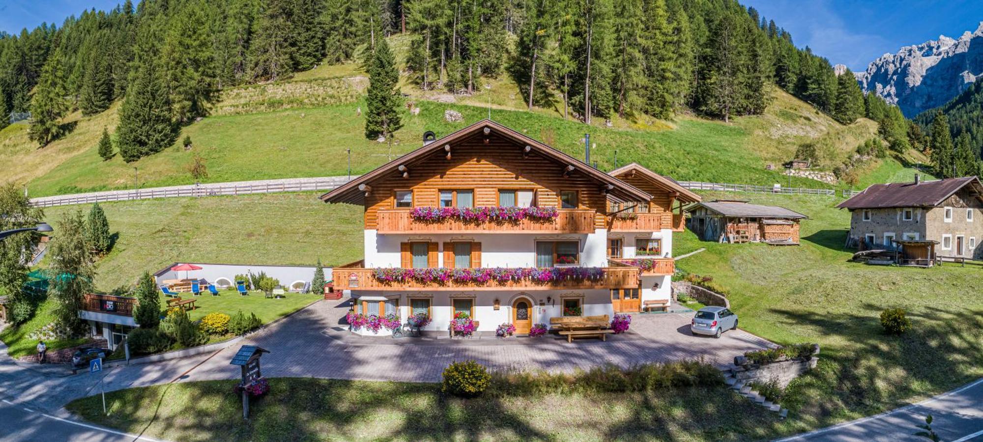 Garni La Grambla Hotel Селва ди Вал Гардена Екстериор снимка