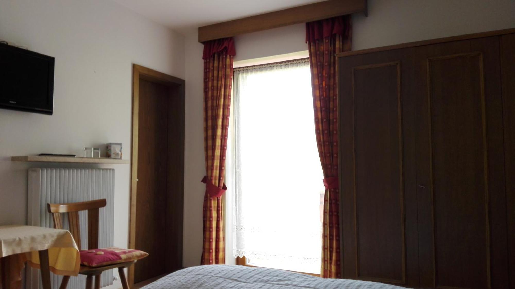 Garni La Grambla Hotel Селва ди Вал Гардена Екстериор снимка