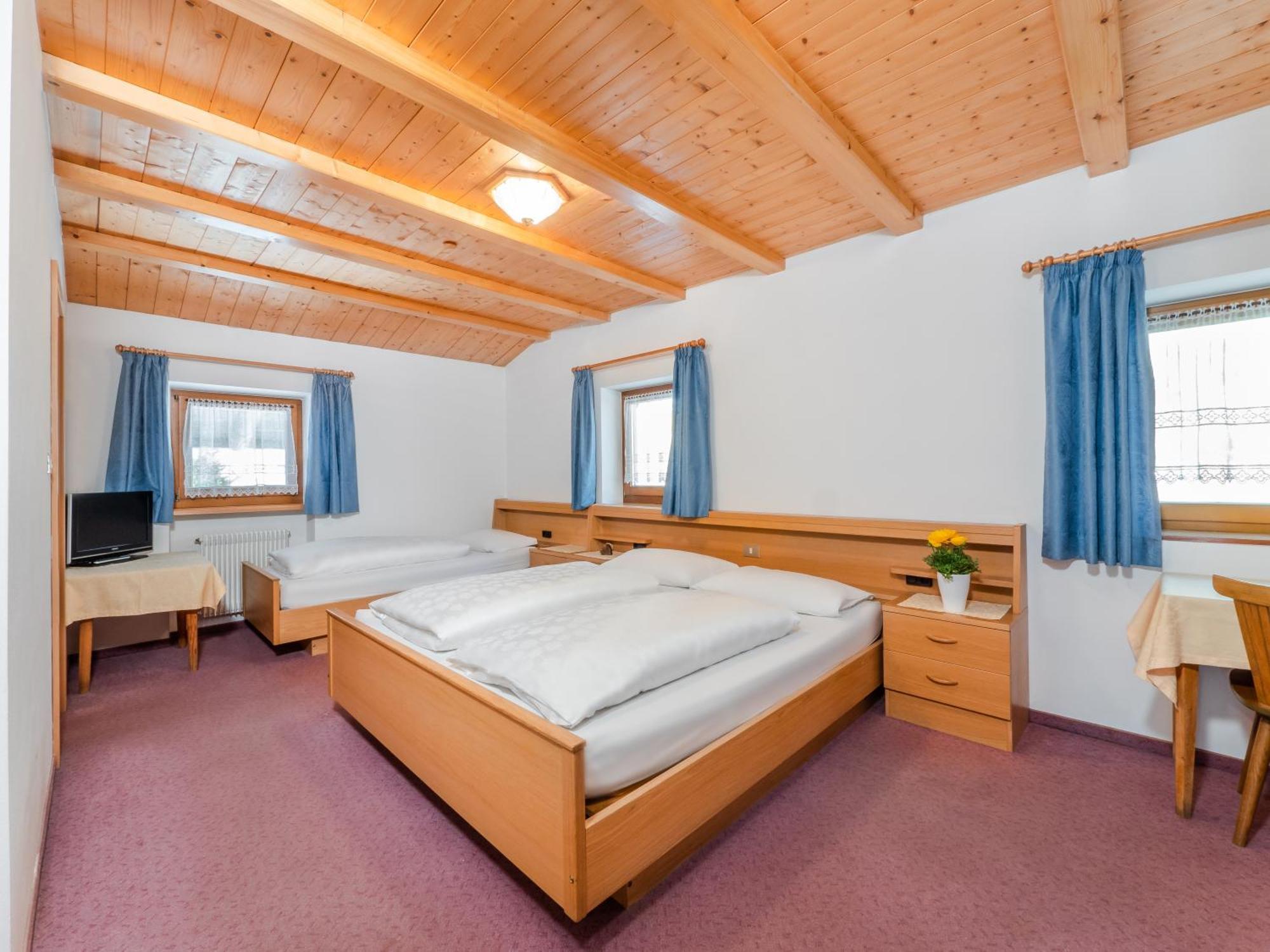 Garni La Grambla Hotel Селва ди Вал Гардена Екстериор снимка
