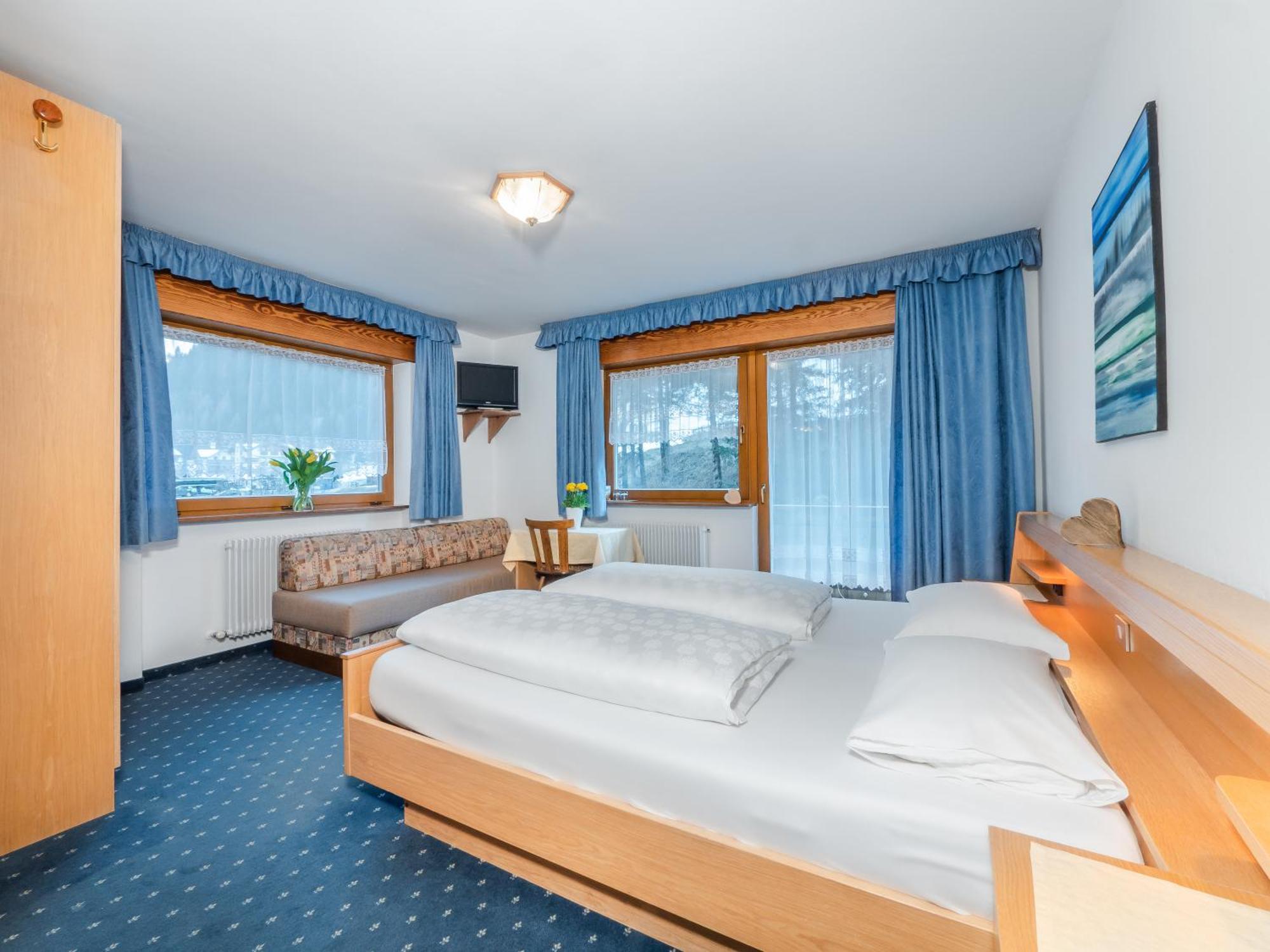Garni La Grambla Hotel Селва ди Вал Гардена Екстериор снимка