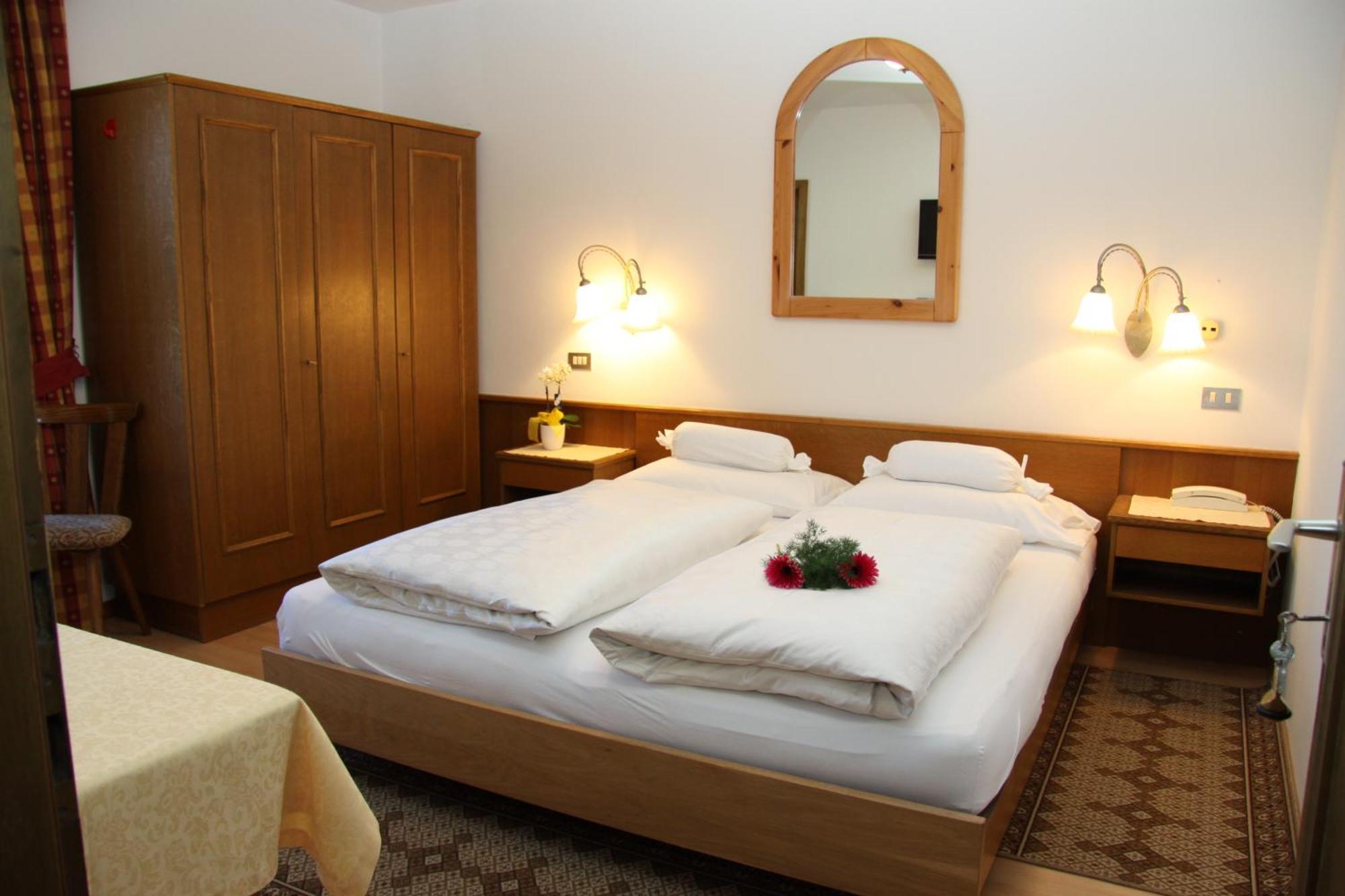 Garni La Grambla Hotel Селва ди Вал Гардена Екстериор снимка